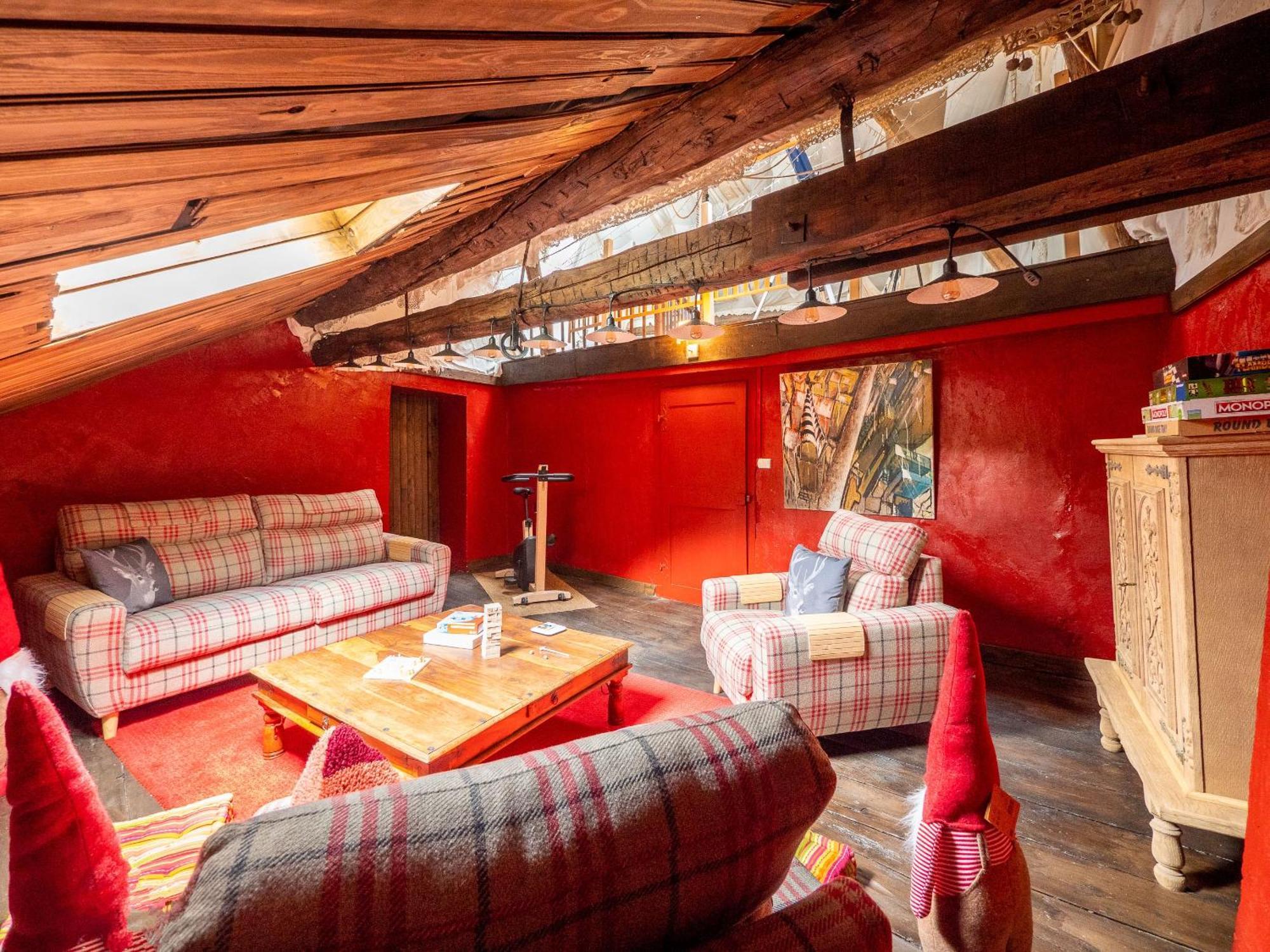 Eau Berges Hostel Val-de-Sos ภายนอก รูปภาพ