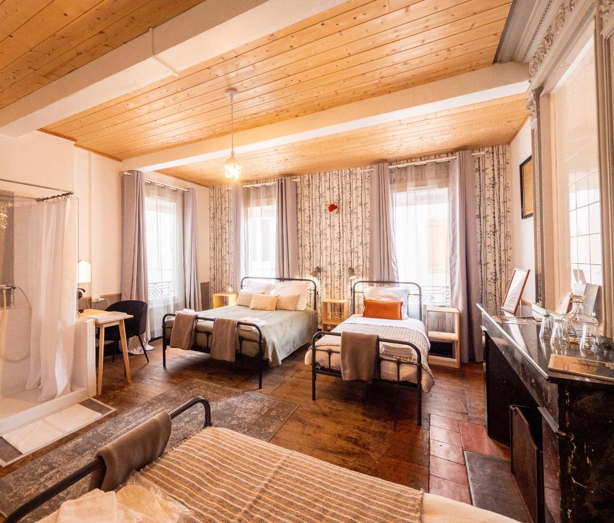 Eau Berges Hostel Val-de-Sos ภายนอก รูปภาพ