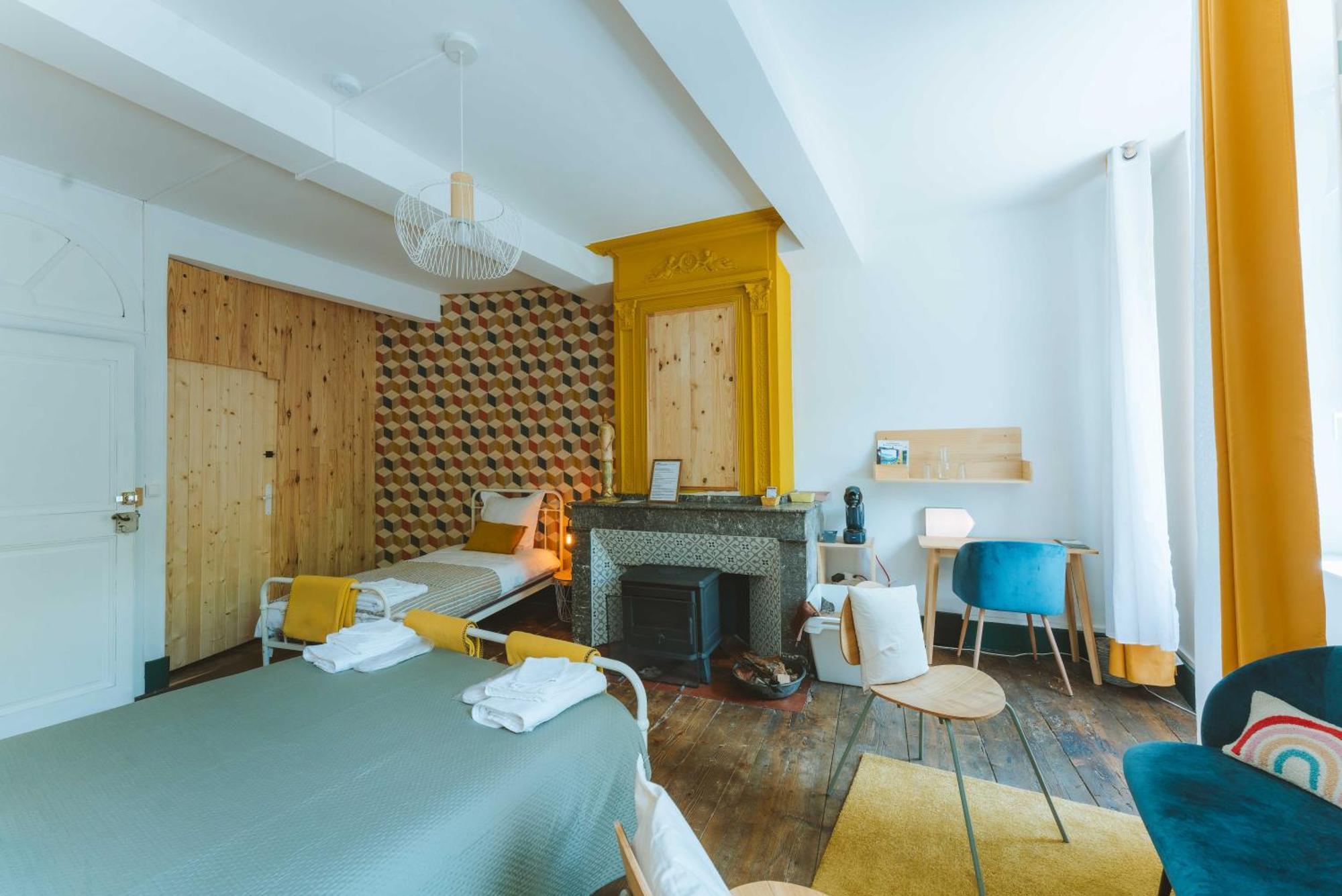 Eau Berges Hostel Val-de-Sos ภายนอก รูปภาพ