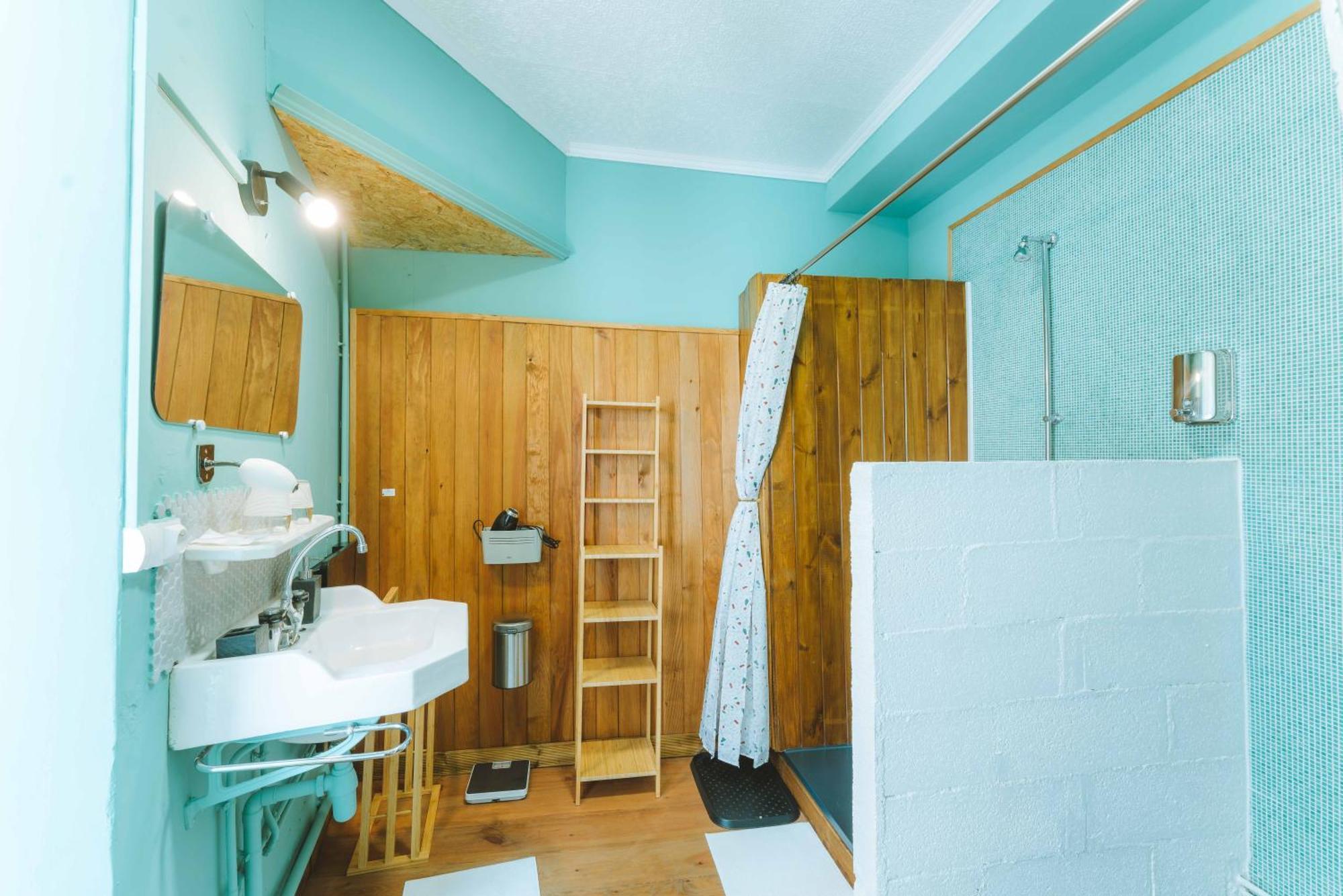 Eau Berges Hostel Val-de-Sos ภายนอก รูปภาพ